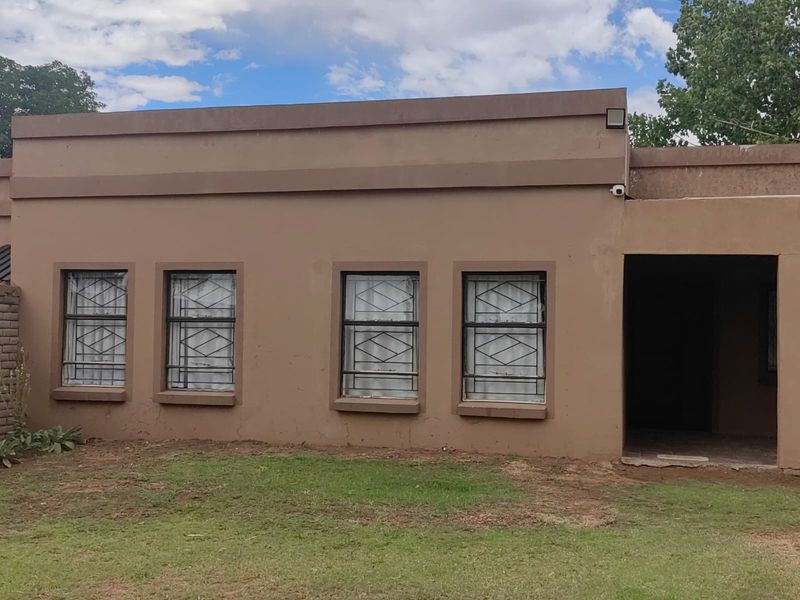 4.28 ha Investment Opportunity in Estoire – Prime Real Estate with Unlimited Potential - Photo 4