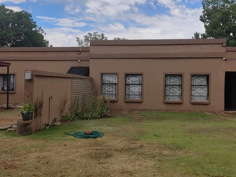 4.28 ha Investment Opportunity in Estoire – Prime Real Estate with Unlimited Potential - Photo 3