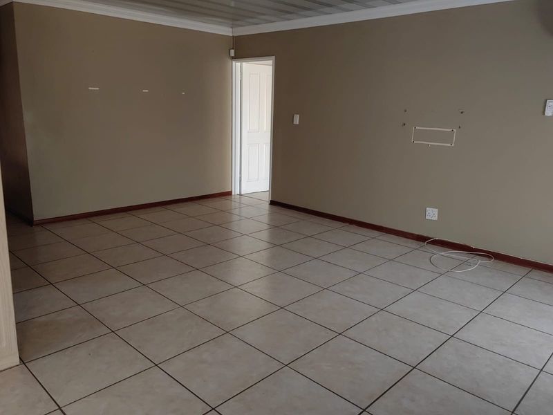 4 Bedroom House for sale in Mandela View - Photo 8