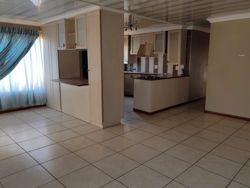 4 Bedroom House for sale in Mandela View - Photo 5