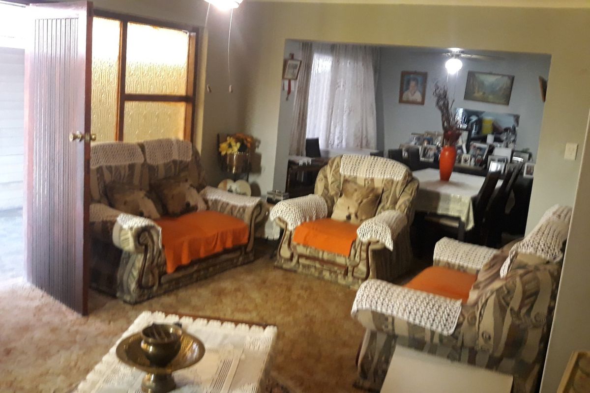 3 Bedroom House for sale in Heidedal - Photo 2