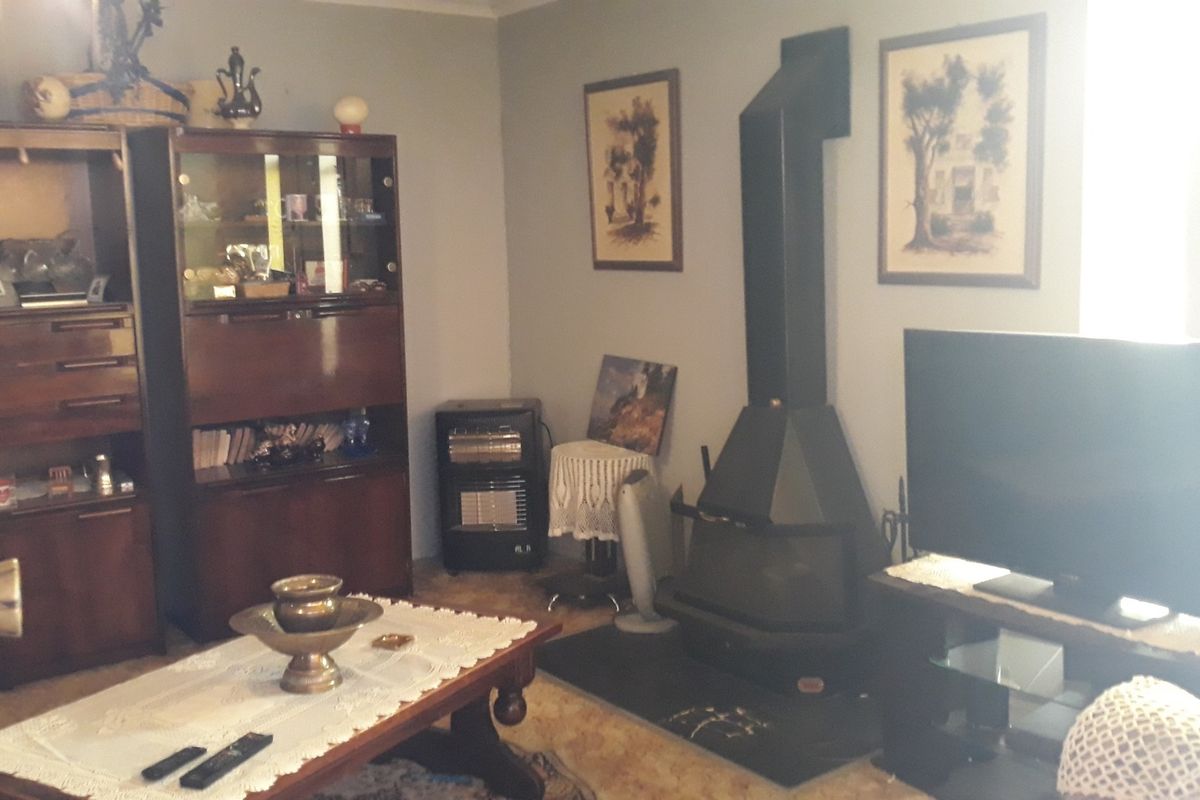 3 Bedroom House for sale in Heidedal - Photo 3