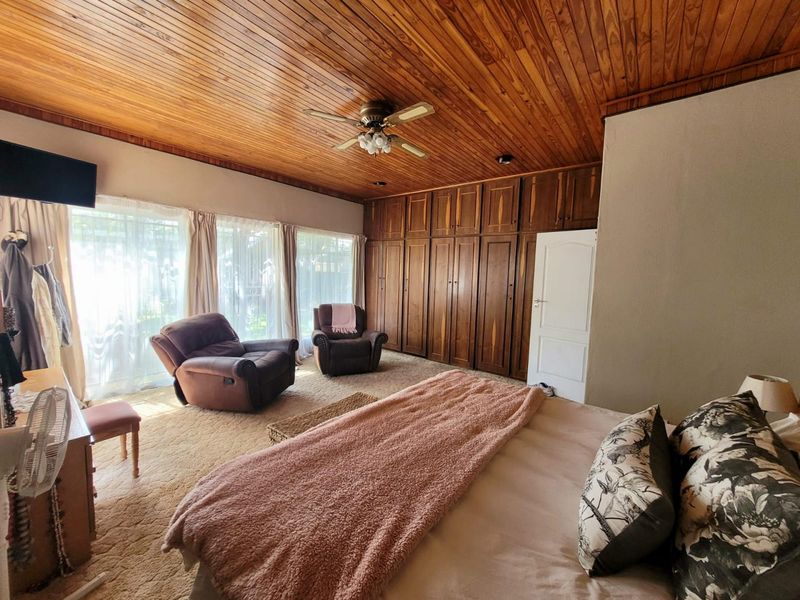 Beautiful family friendly home in RIebeeckstad for sale - Photo 10