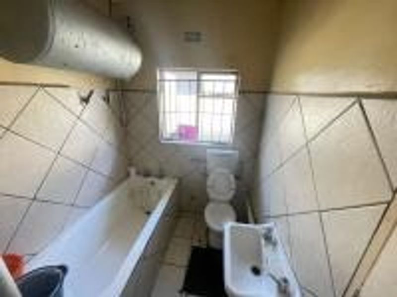 3 bedroom apartment for sale in central Bloemfontein - Photo 8