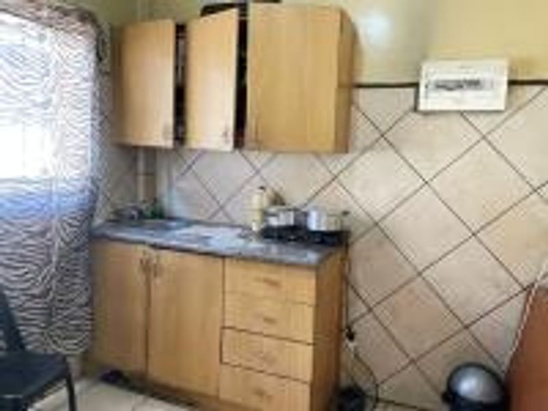 3 bedroom apartment for sale in central Bloemfontein - Photo 2
