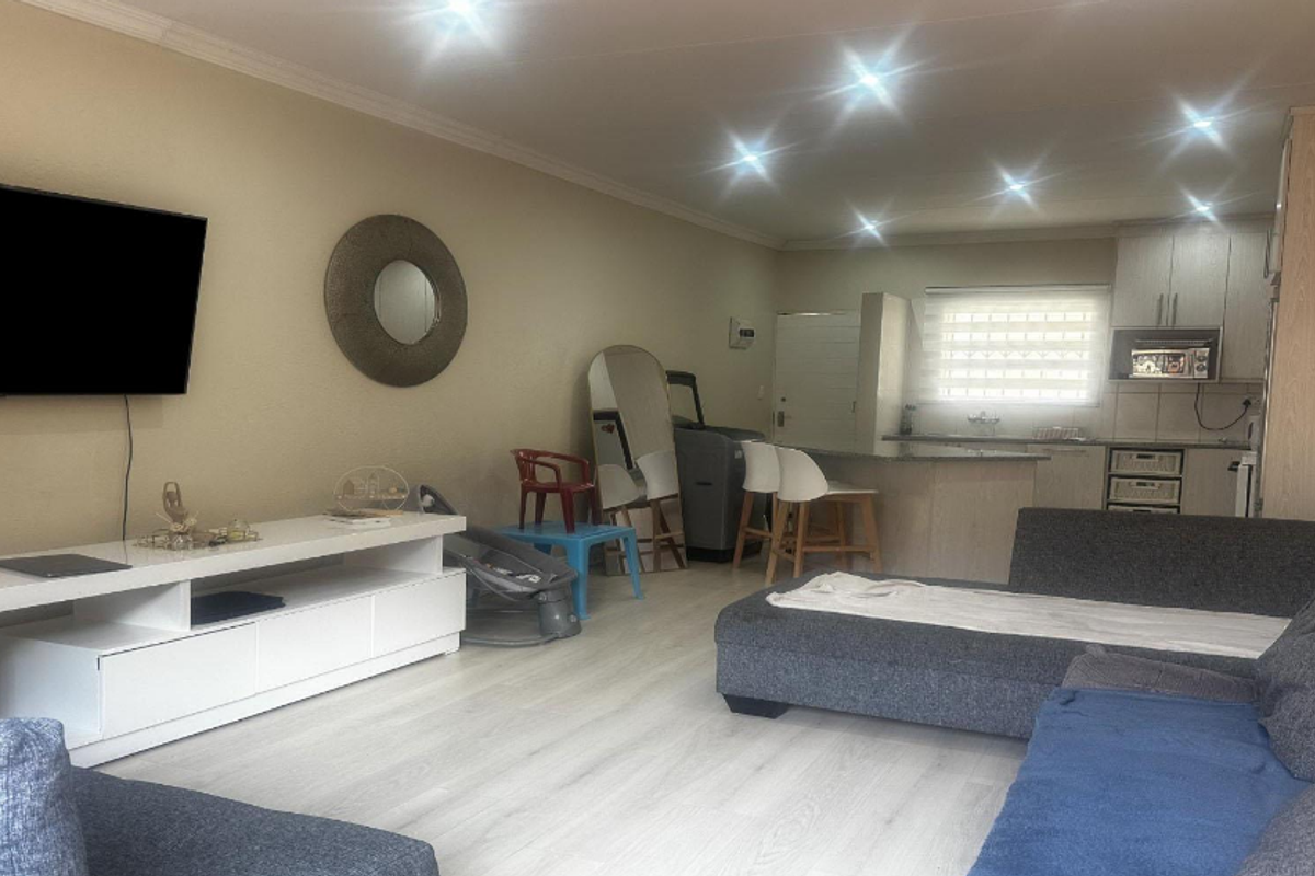 A modern 2-bedroom townhouse for sale in town of roses. - Photo 3