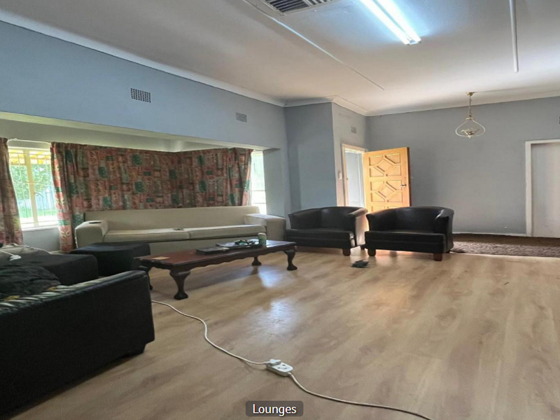 An exclusive four-bedroom home with a 1 bedroom flat - Photo 4