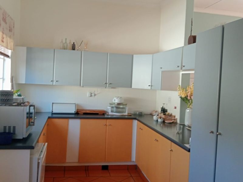 Beautiful 3 bedroom townhouse in Arboretum Bloemfontein - Photo 5
