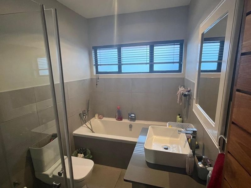 Stunning 3-Bedroom Townhouse for Sale in Wild Olive - Photo 9