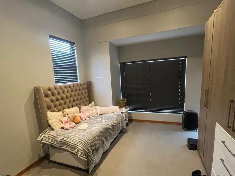 Stunning 3-Bedroom Townhouse for Sale in Wild Olive - Photo 6