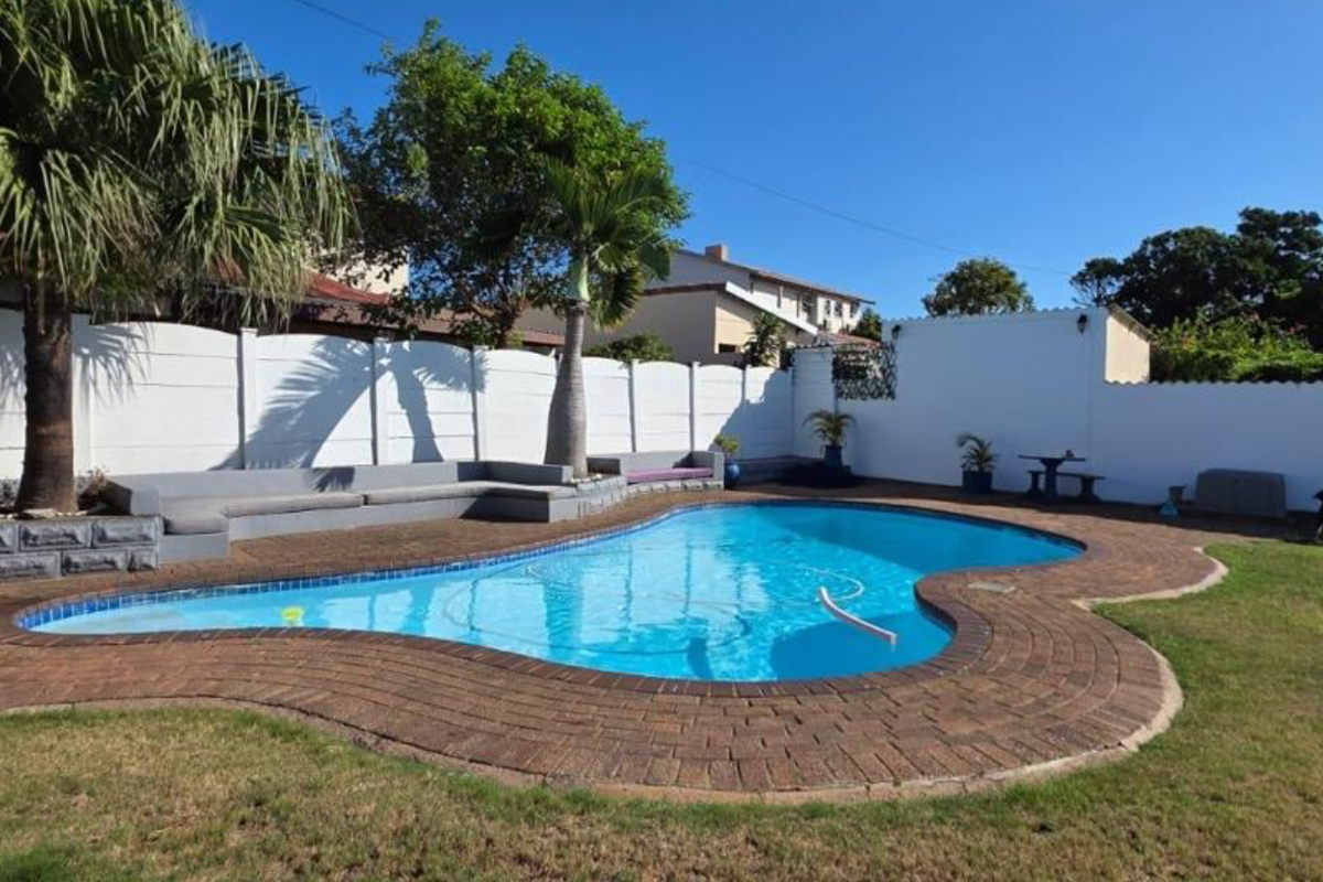 Exquisite property with a lot to offer - Photo 2