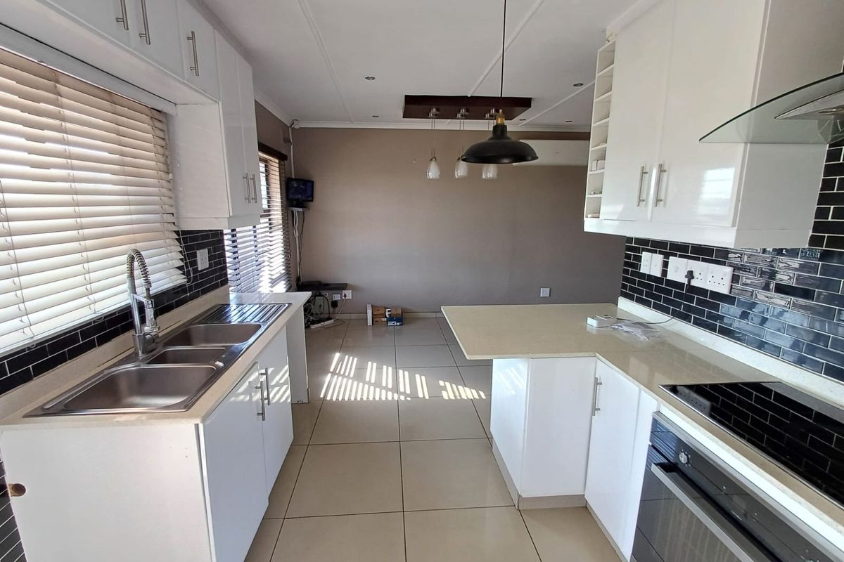 Happy home happy heart, 3 bedroom home in Ocean Viev - Photo 5