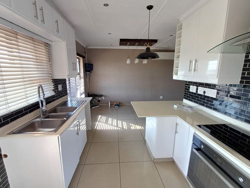 Happy home happy heart, 3 bedroom home in Ocean Viev - Photo 5