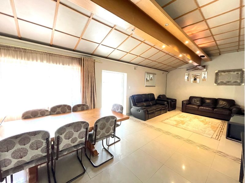 Home & More - Photo 10