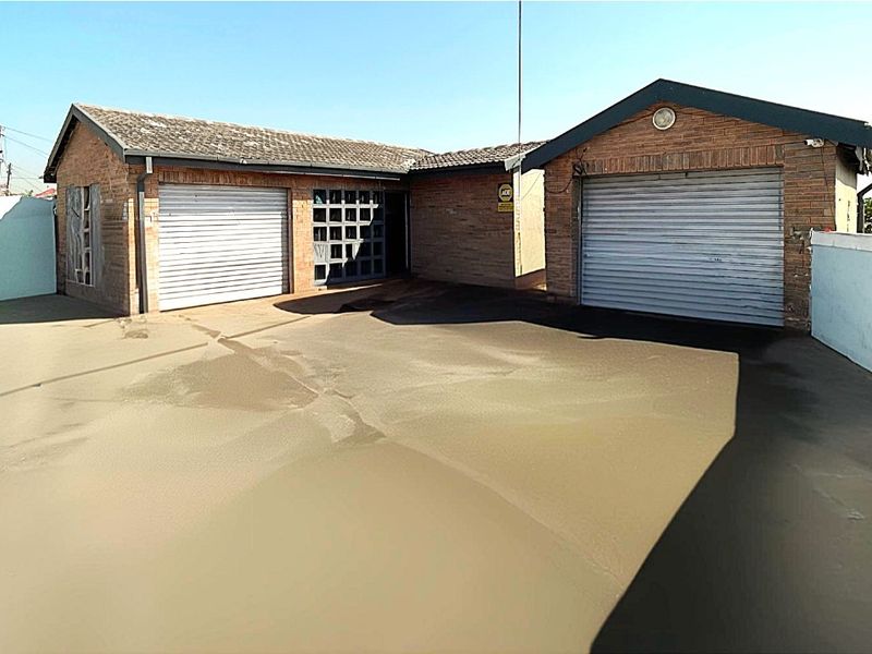 Home & More - Photo 2