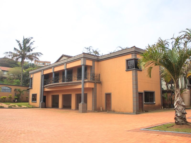 Coastal Luxury Redefined - Photo 9