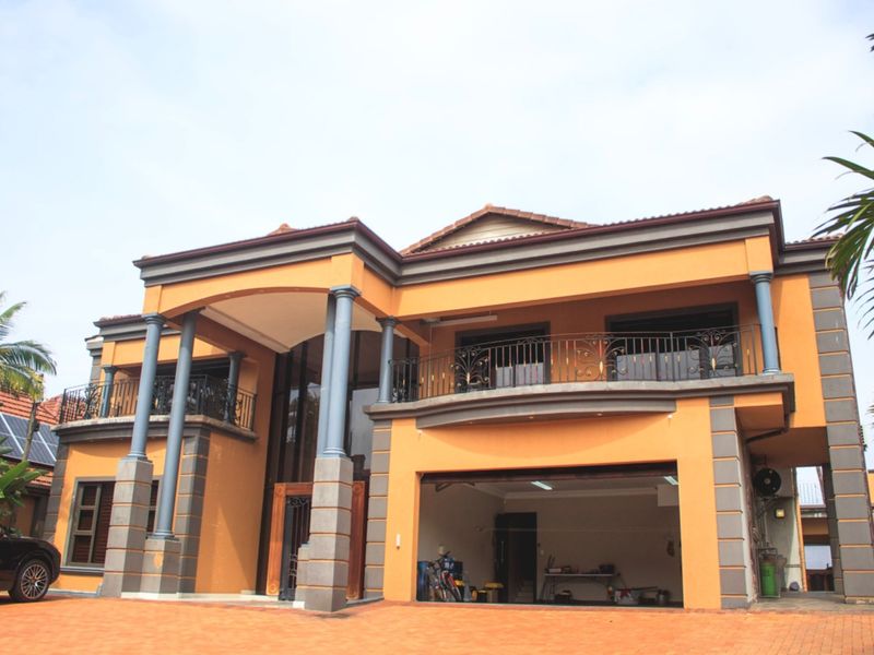 Coastal Luxury Redefined - Photo 4