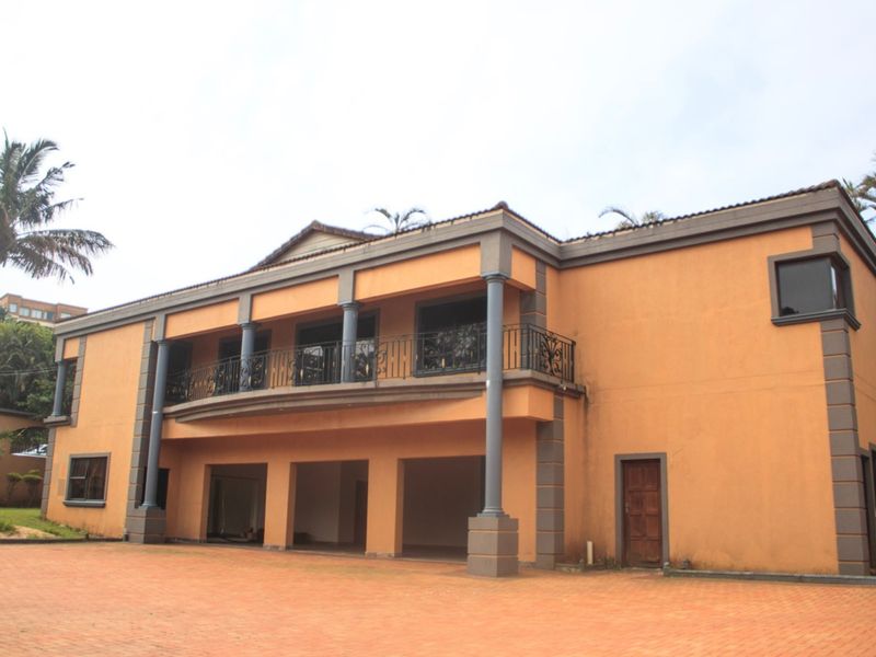 Coastal Luxury Redefined - Photo 8