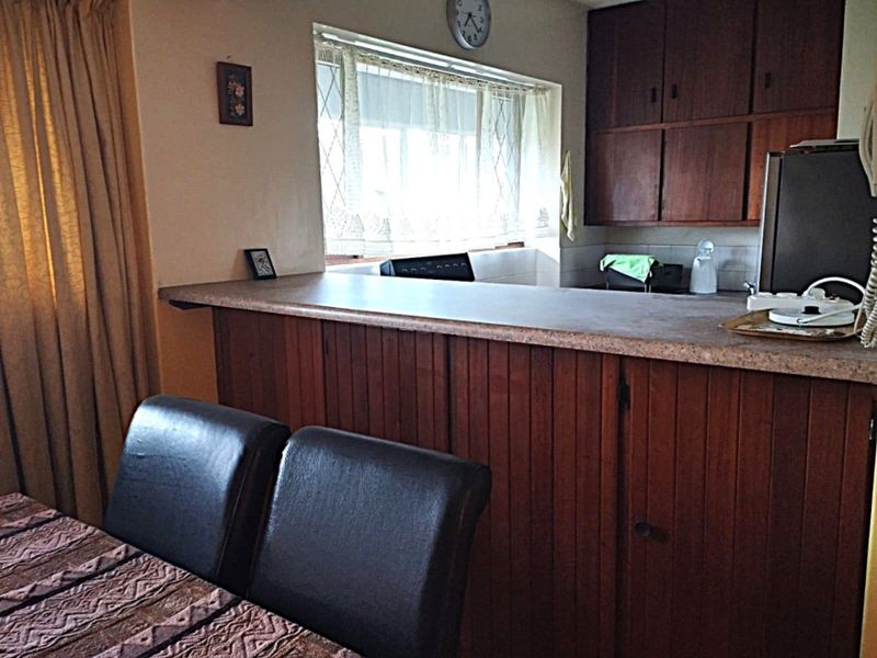 Charming 2-Bedroom Apartment with Breath-taking 180-Degree Sea Views for Sale - Photo 8