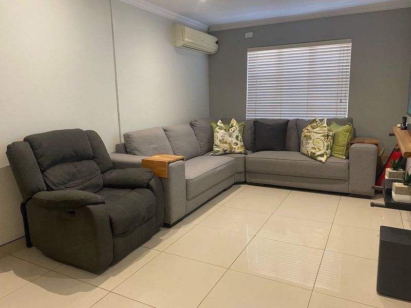 Luxurious 4-Bedroom Family Home for Sale - Photo 8