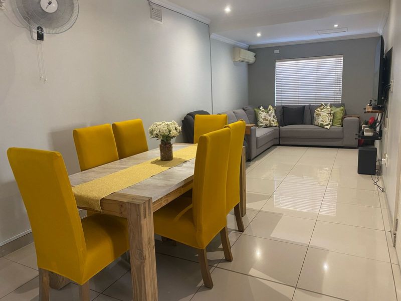 Luxurious 4-Bedroom Family Home for Sale - Photo 7