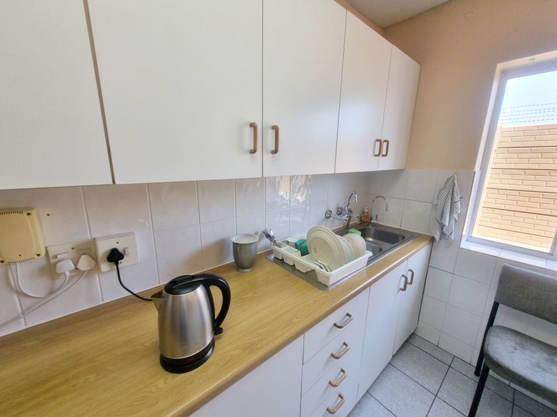 Prime Double Office Space Available – Marconi Beam Industrial, Milnerton - Photo 9