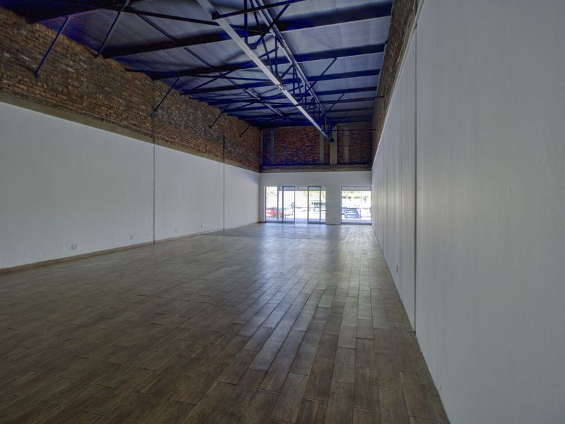 Shop with 23 m2 patio between other restaurants - Photo 9