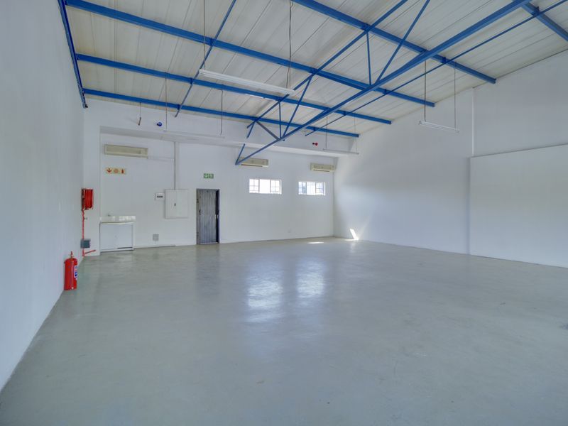 Office on 1st floor - Photo 10