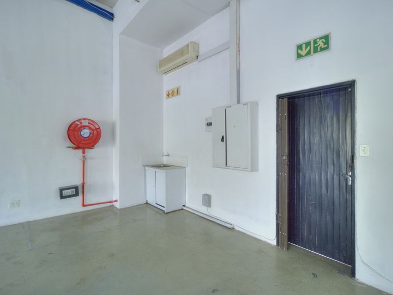 Office on 1st floor - Photo 8