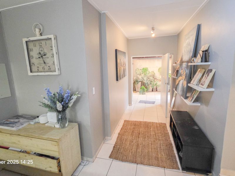 Four bedroom for sale in Bryanston - Photo 3