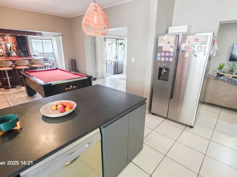 Four bedroom for sale in Bryanston - Photo 4
