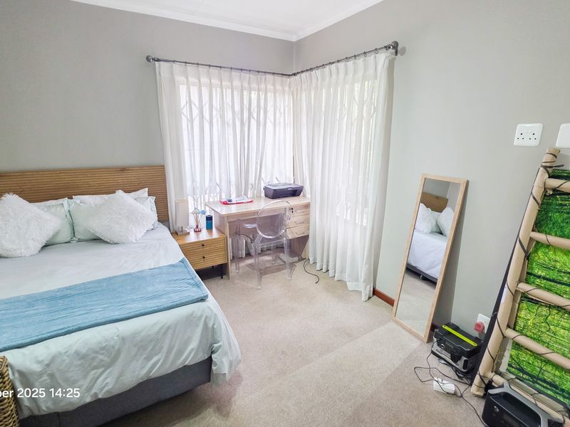 Four bedroom for sale in Bryanston - Photo 9