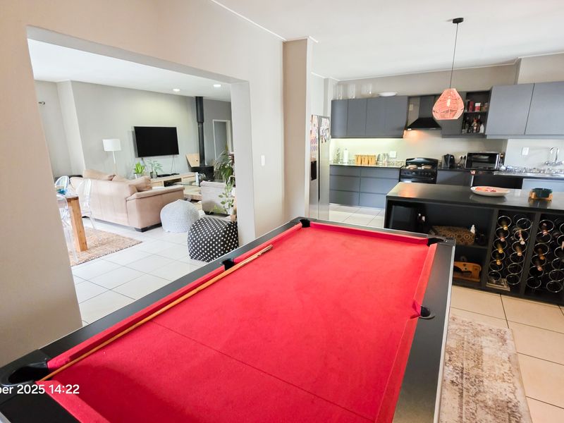 Four bedroom for sale in Bryanston - Photo 6