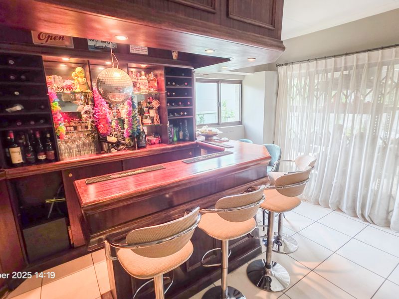 Four bedroom for sale in Bryanston - Photo 7