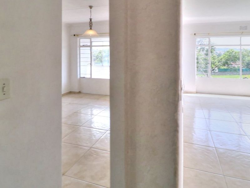 2 bedrooms 1 Bath on 2nd floor No carpets - Photo 6