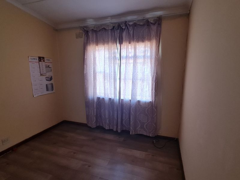 Neat 3 bedroom house to let in Minnebron - Photo 8