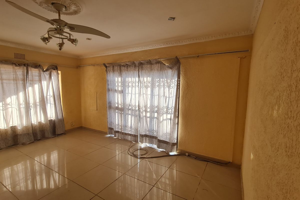 Neat 3 bedroom house to let in Minnebron - Photo 5