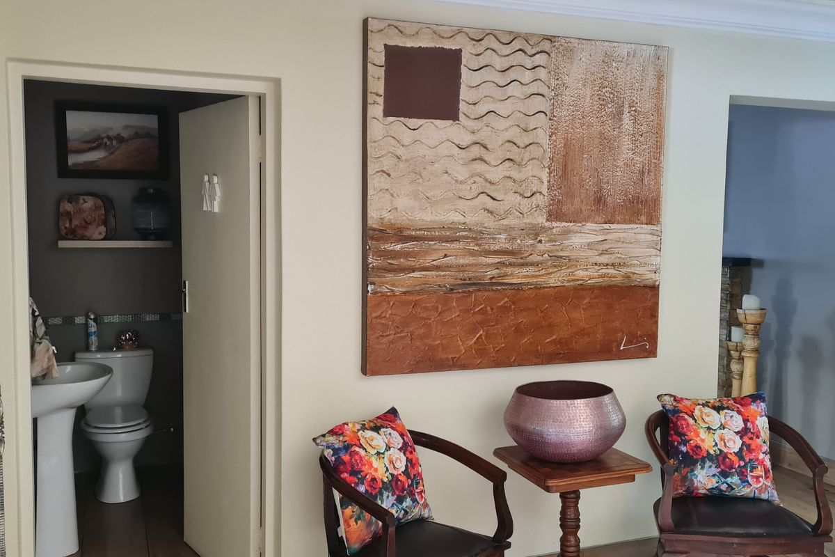 Stunning 3-Bedroom Modern Home with Scenic Views in Sonneveld, Brakpan - Photo 2