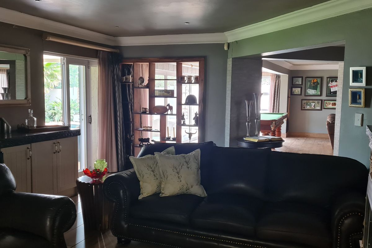 Stunning 3-Bedroom Modern Home with Scenic Views in Sonneveld, Brakpan - Photo 4