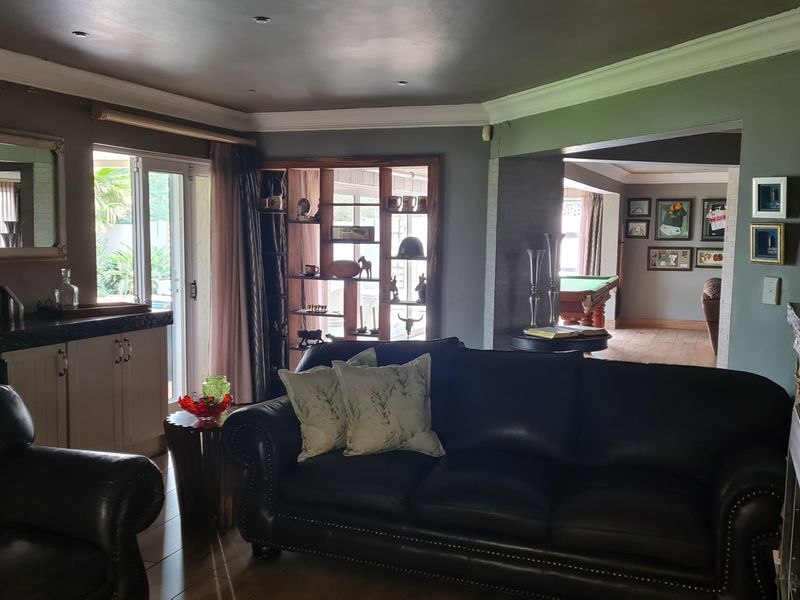 Stunning 3-Bedroom Modern Home with Scenic Views in Sonneveld, Brakpan - Photo 4