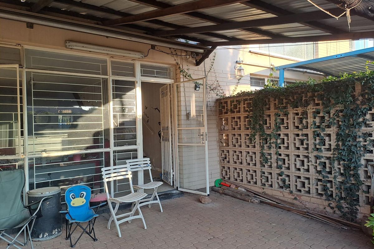 Two bedroom sectional title duplex in a small block for sale! - Photo 4