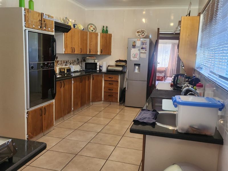 Sustainable Living in Kenleaf: 4-Bedroom Family home - Photo 10