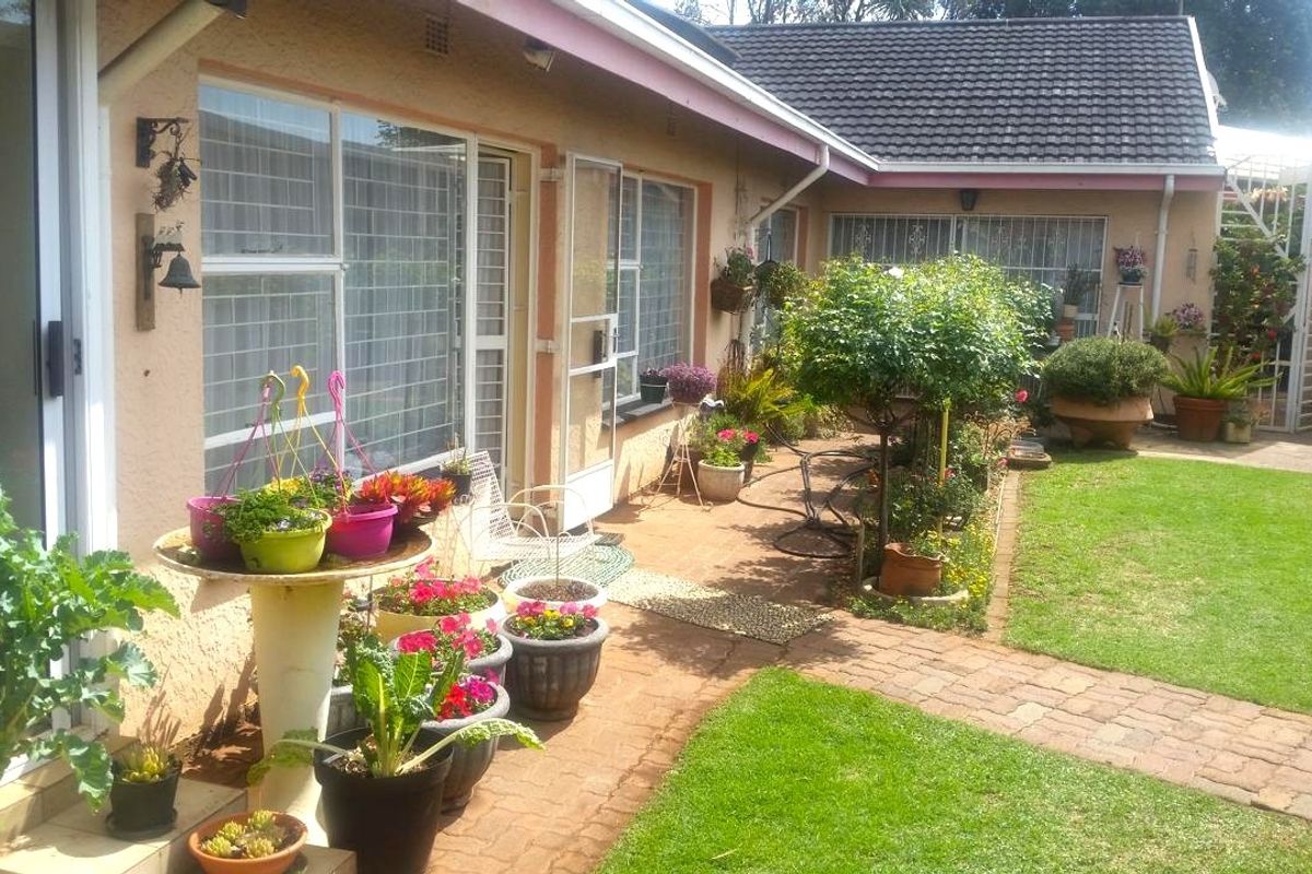 Sustainable Living in Kenleaf: 4-Bedroom Family home - Photo 3