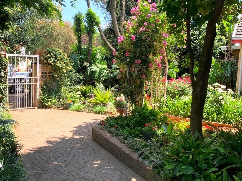 Sustainable Living in Kenleaf: 4-Bedroom Family home - Photo 9