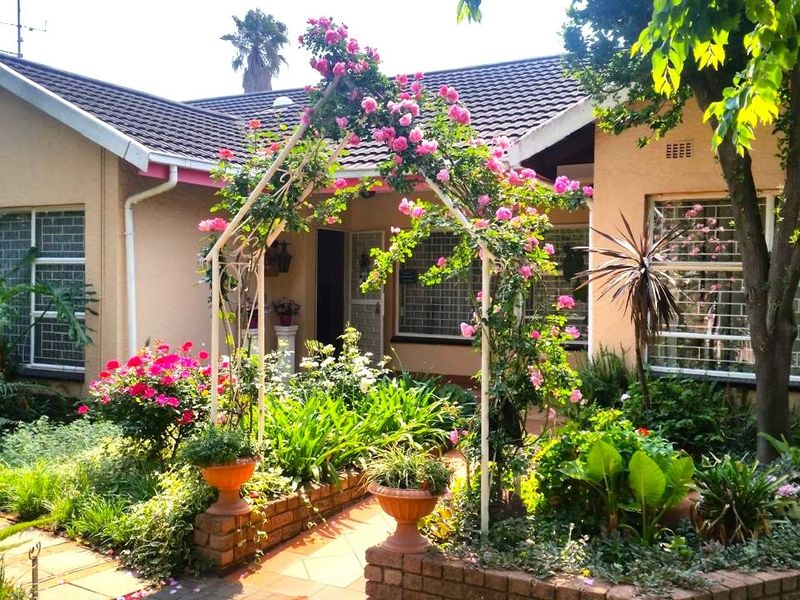 Sustainable Living in Kenleaf: 4-Bedroom Family home - Photo 8