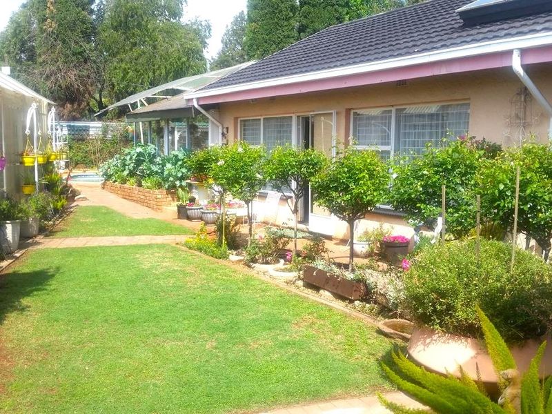 Sustainable Living in Kenleaf: 4-Bedroom Family home - Photo 4