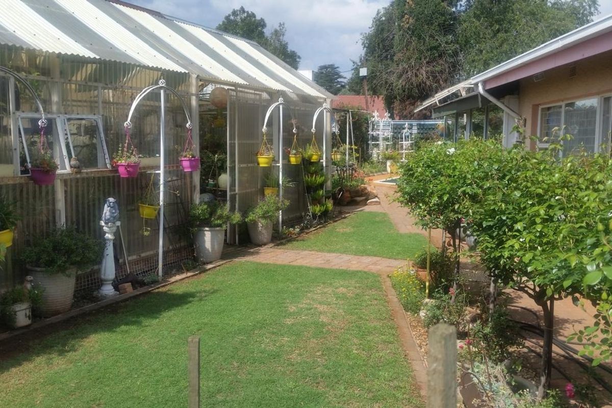 Sustainable Living in Kenleaf: 4-Bedroom Family home - Photo 5