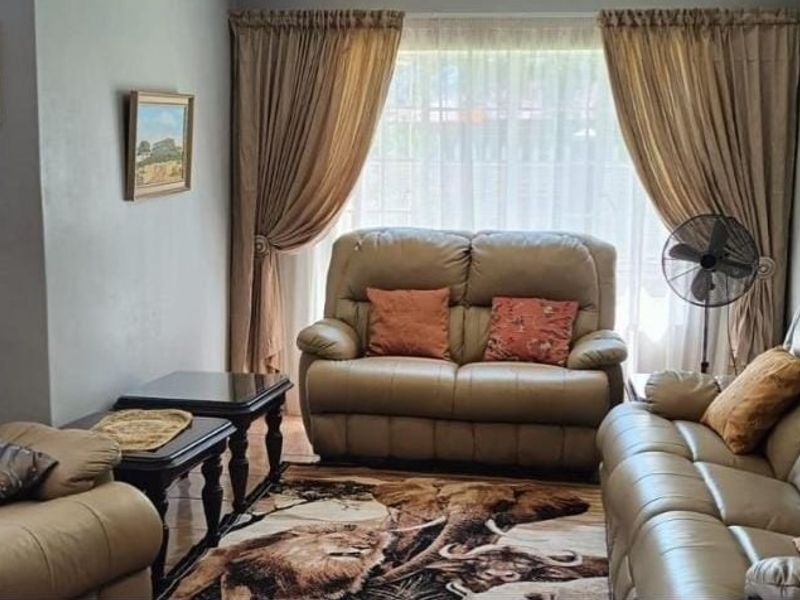 Very neat and spacious house with 1 bedroom flat for sale in Eloff - Photo 2