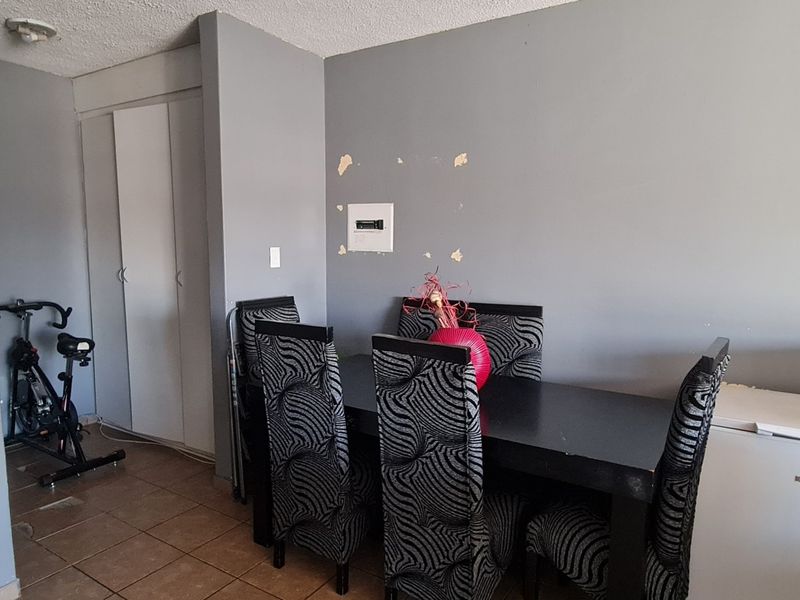 Welcome to your dream home in a secure Estate! This exquisite ground floor unit boats 2 bedroom and - Photo 7