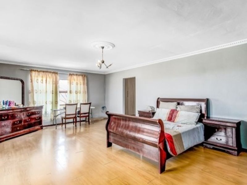 Exquisite double storied house for sale in Geluksdal - Photo 8